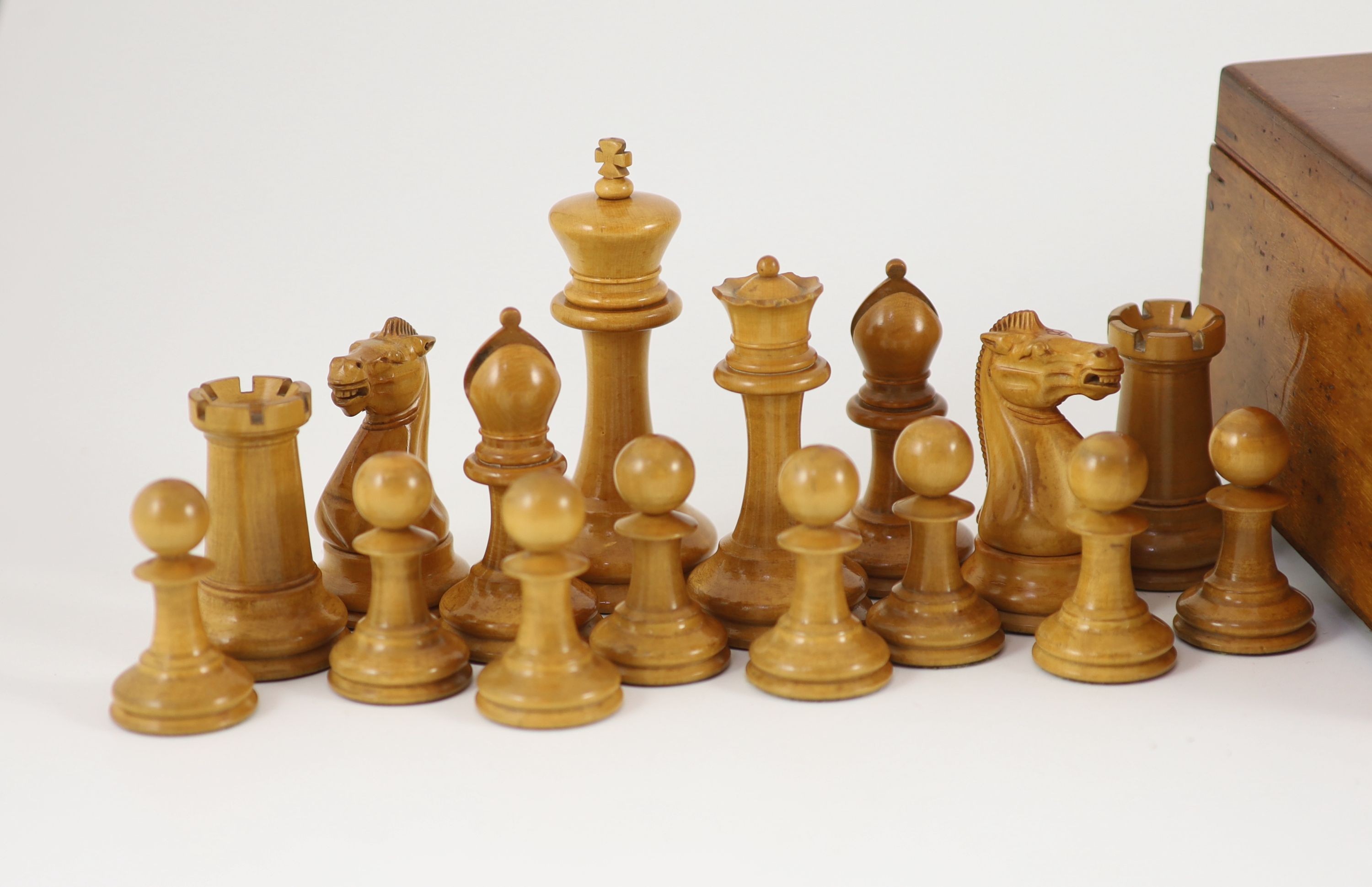 A Jaques of London 4 1/2 inch club size Staunton pattern chess set kings 10.75cm box 21 x 16cm